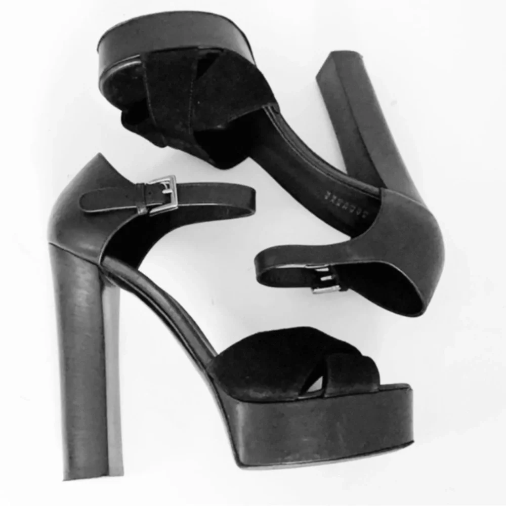 Authentic Barney's New York designer suede & leather platform sandals heels 8.5